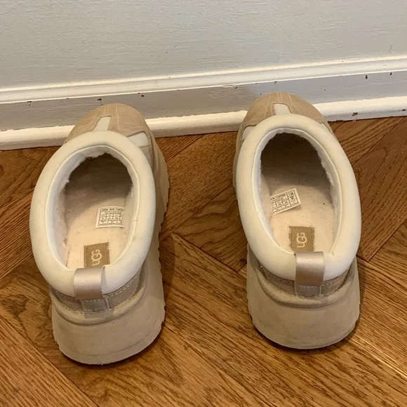 UGG Women's Tazz Sunwave Flats. Size 8 - Picture 3 of 6